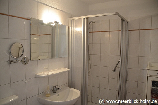 Badezimmer mit Dusche